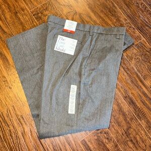 Croft & Barrow Classic Fit “The Easy Care Khaki” Gray Dress Pants for Men 38x30